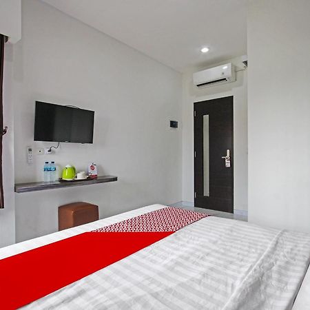 Super Oyo Capital O 91665 D'Prof Exclusive Guesthouse Semarang Exterior photo