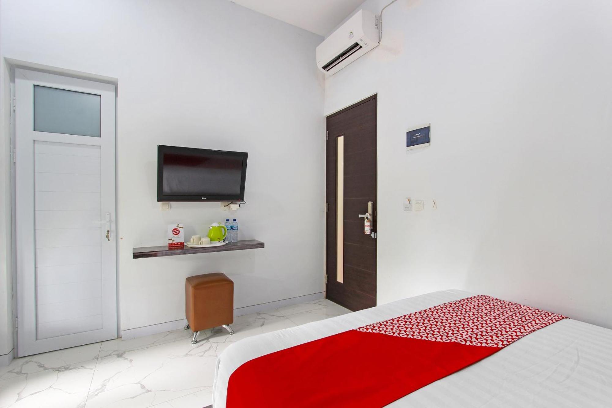 Super Oyo Capital O 91665 D'Prof Exclusive Guesthouse Semarang Exterior photo