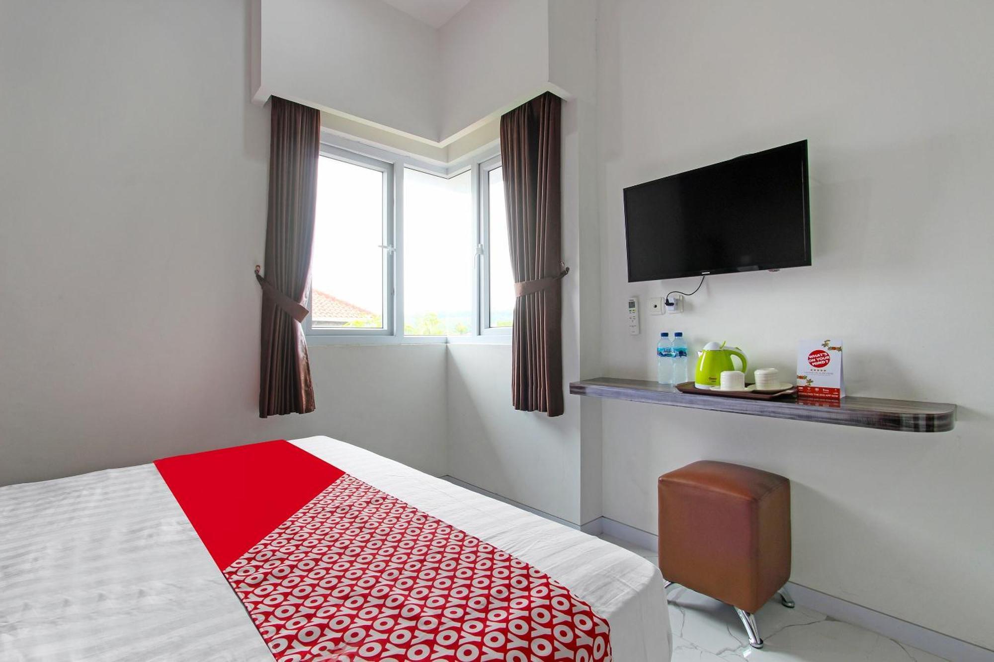 Super Oyo Capital O 91665 D'Prof Exclusive Guesthouse Semarang Exterior photo