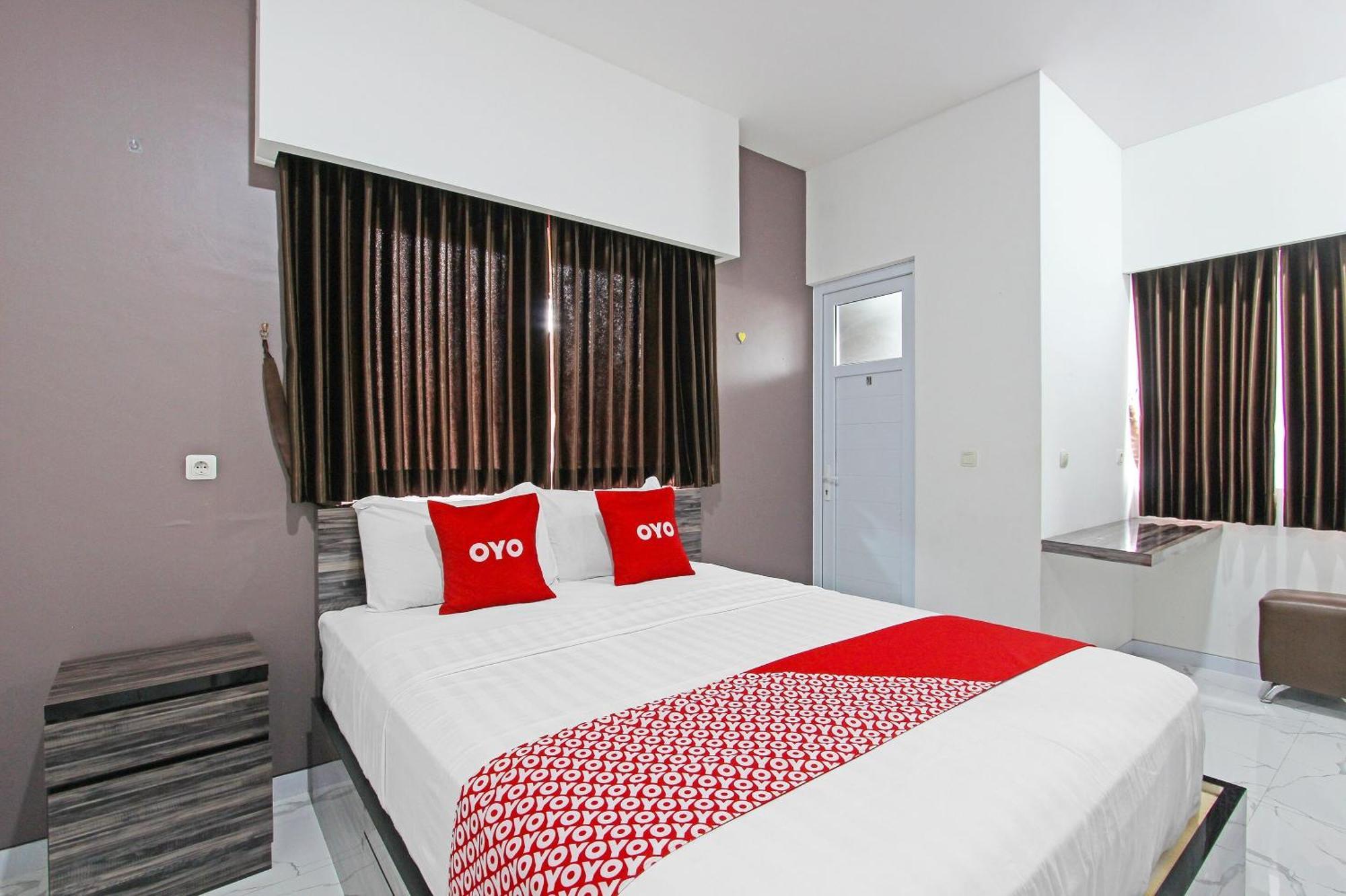 Super Oyo Capital O 91665 D'Prof Exclusive Guesthouse Semarang Exterior photo