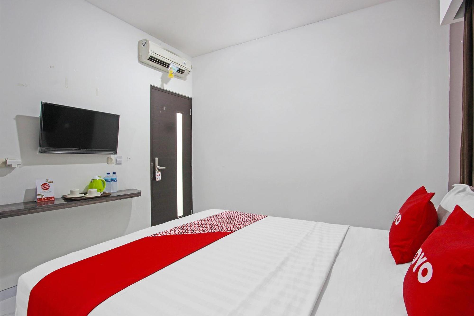 Super Oyo Capital O 91665 D'Prof Exclusive Guesthouse Semarang Exterior photo